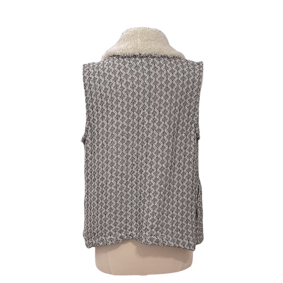 LOFT by Ann Taylor Women’s Vest Size Medium Gray in Color - Picture 3 of 5